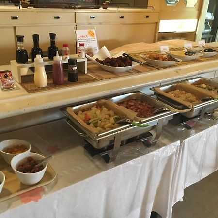 Hirosaki Prince Hotel Экстерьер фото