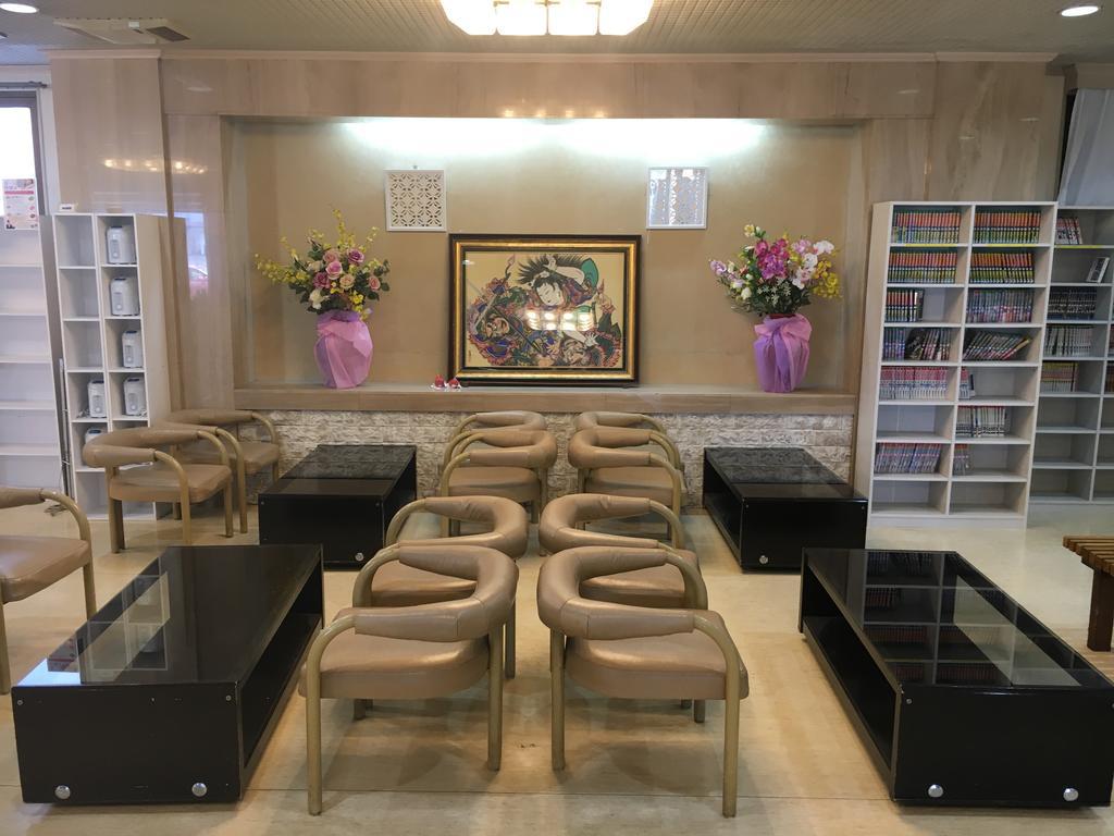 Hirosaki Prince Hotel Экстерьер фото